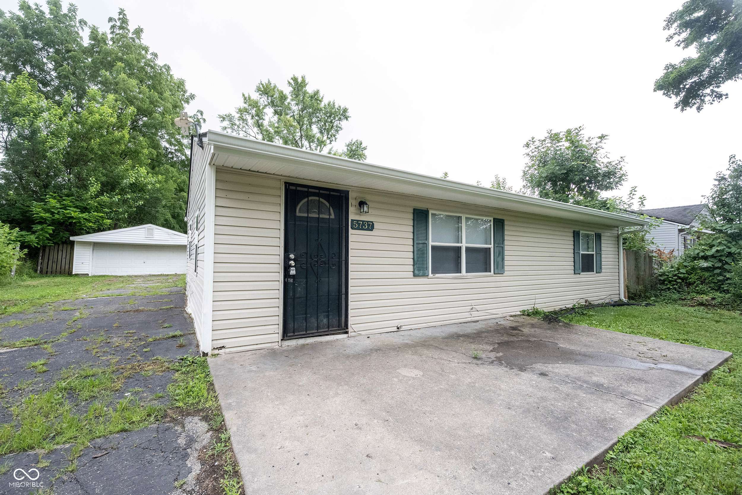 5737 E 22nd ST, Indianapolis, IN 46218