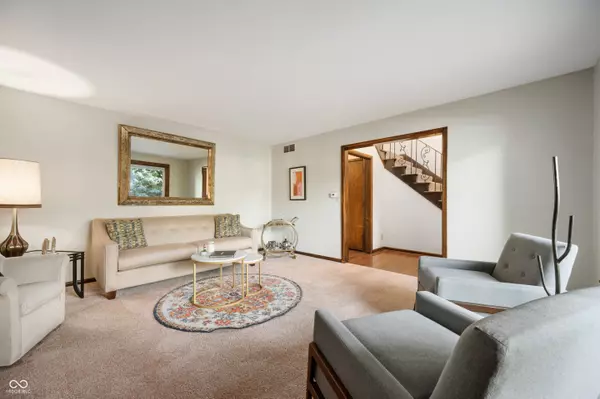 Indianapolis, IN 46226,5233 Nob LN