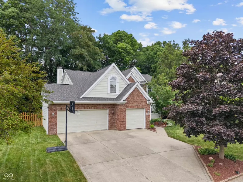 10860 Pine Bluff DR, Fishers, IN 46037