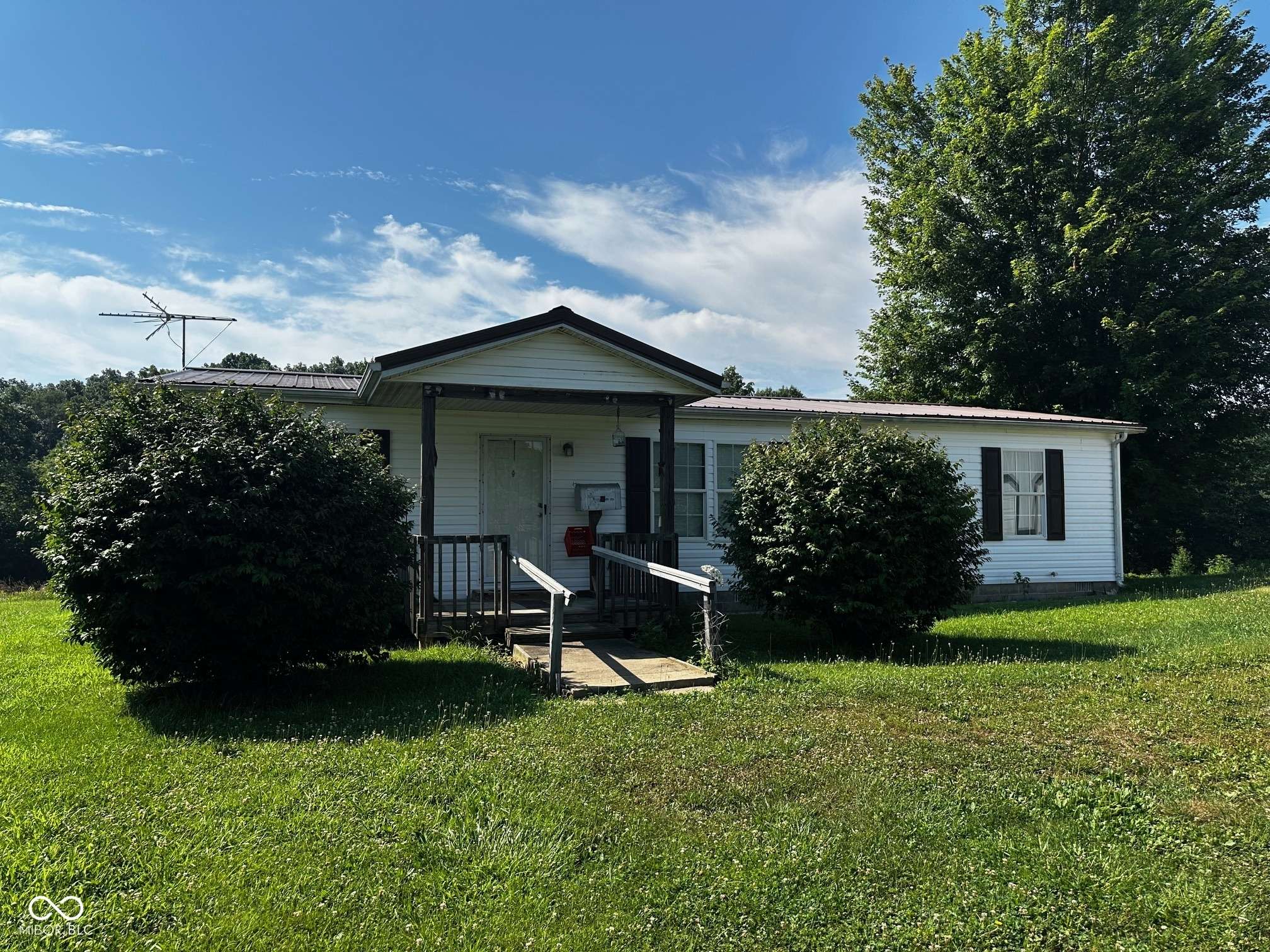 2456 Hyden RD, Spencer, IN 47460