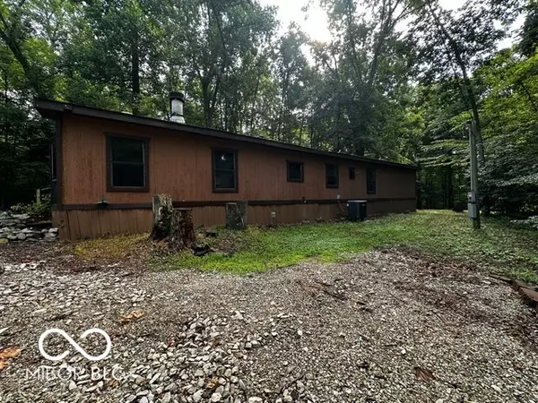 Spencer, IN 47460,1632 Dogwood Lake DR