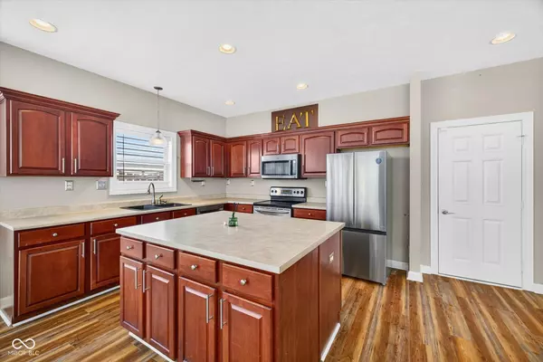 Indianapolis, IN 46237,6552 Locust Grove DR
