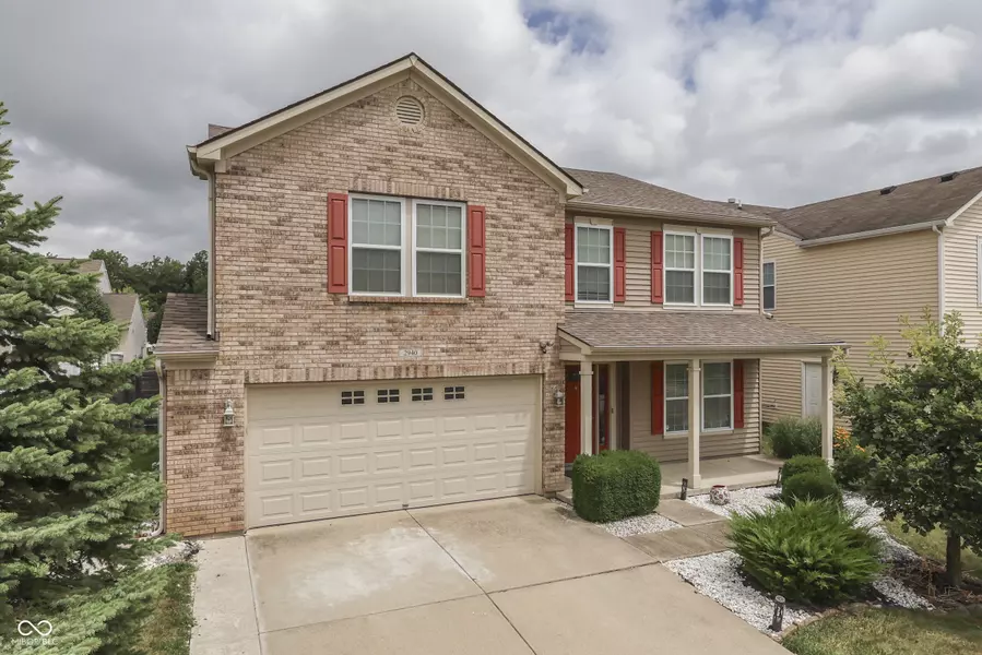 2940 Seasons DR, Greenwood, IN 46143