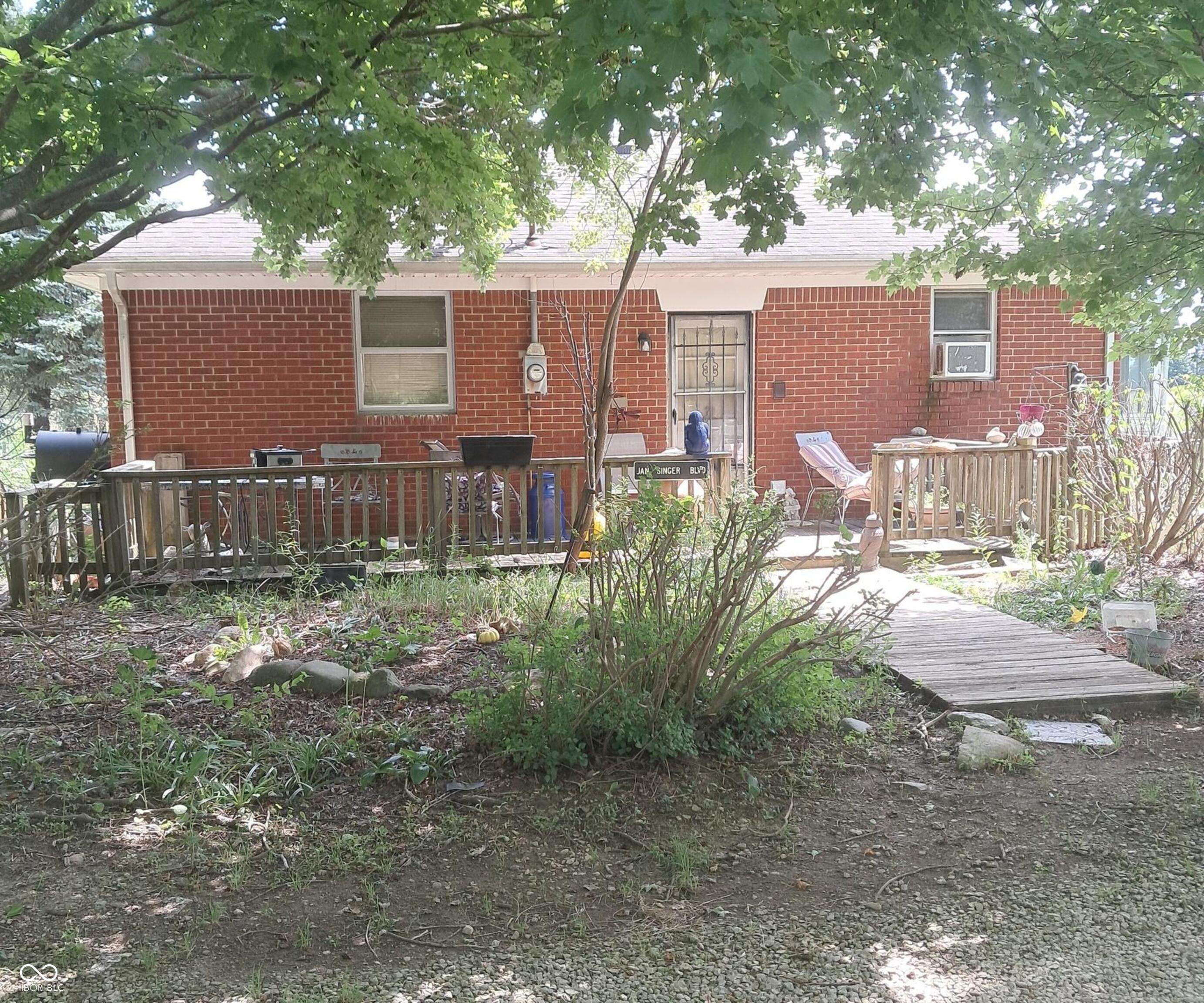Muncie, IN 47302,2797 E County Line RD N