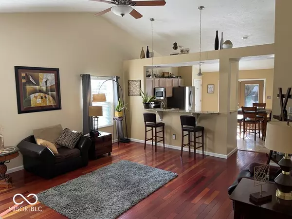 Indianapolis, IN 46268,6408 Kelsey DR