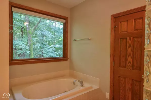 Indianapolis, IN 46256,11009 Fall Creek RD