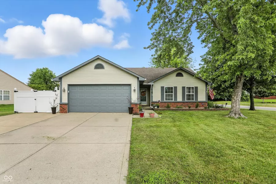 435 Driftwood CT, Franklin, IN 46131