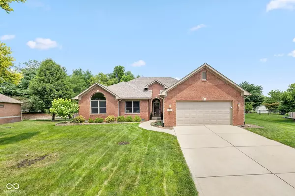5100 Summerfield Xing, Greenwood, IN 46143