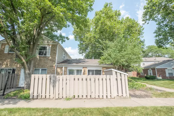 Indianapolis, IN 46268,8283 Sobax DR