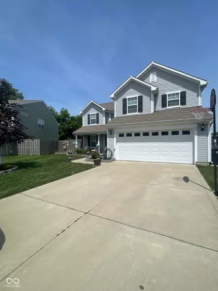 2164 Sungold CT, Greenwood, IN 46143