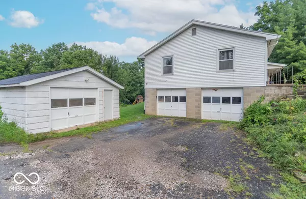 Bloomington, IN 47404,225 N Hartstrait RD