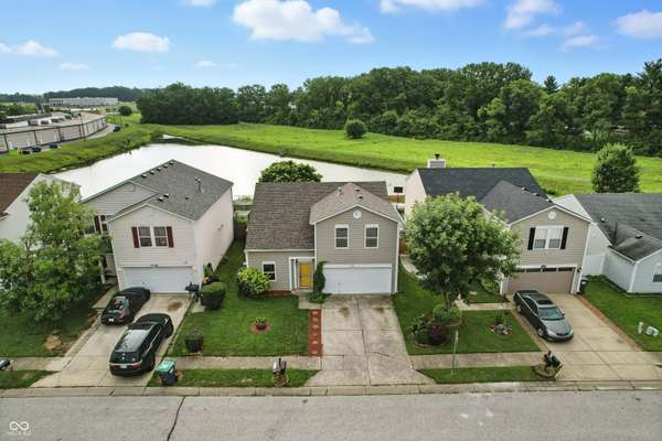 2433 Harvest Moon DR, Greenwood, IN 46143