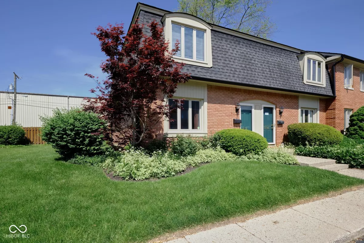 Indianapolis, IN 46260,8502 Canterbury SQ W