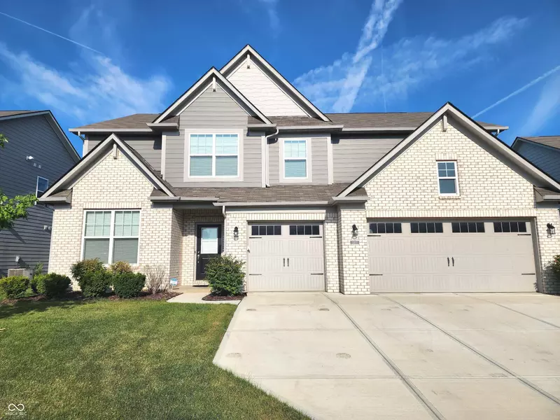 2372 S Copperstone DR, New Palestine, IN 46163