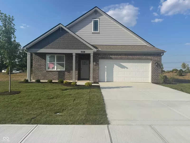 1244 Foxtail LN, Greenwood, IN 46143