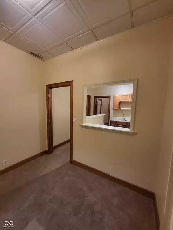 Zionsville, IN 46077,260 S 1st ST #5