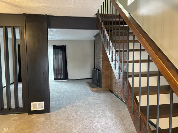 Indianapolis, IN 46260,7480 Country Brook DR