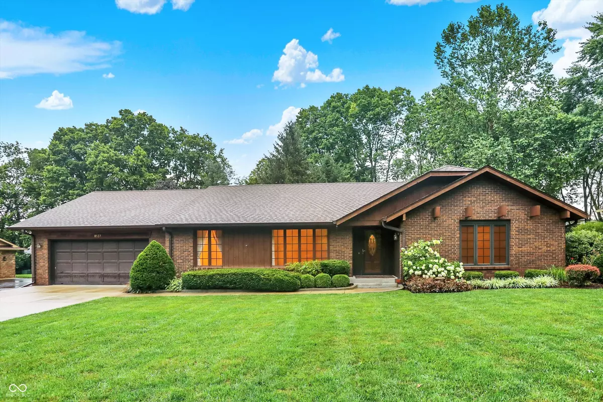 Indianapolis, IN 46217,8537 Ridge Hill DR