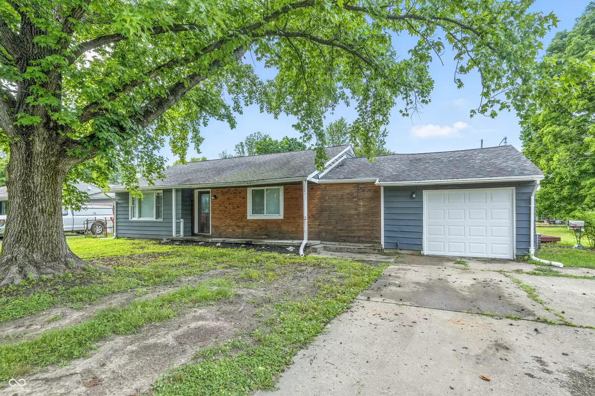 Anderson, IN 46013,162 W 500 S