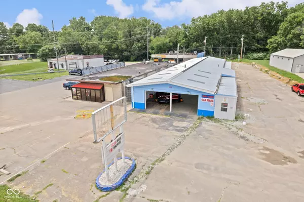 523 Broadway ST, Anderson, IN 46012