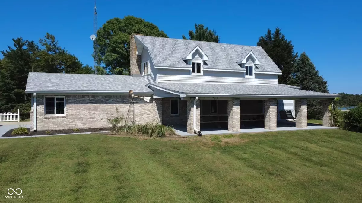 Loogootee, IN 47553,11943 Hopkins LN