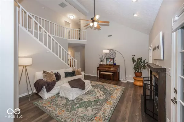 Indianapolis, IN 46256,9406 Ridgecreek CT