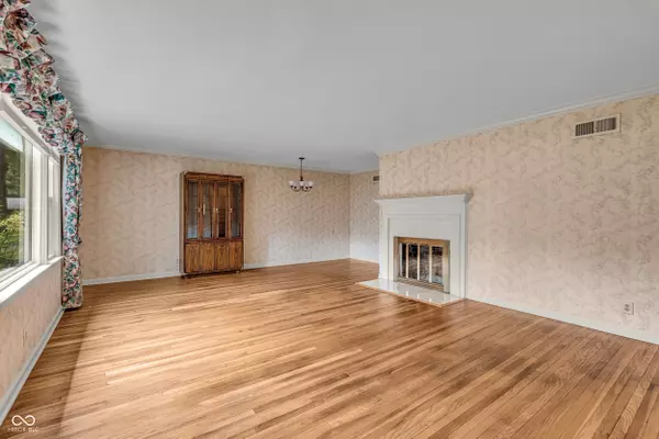 Indianapolis, IN 46240,7947 Barlum DR