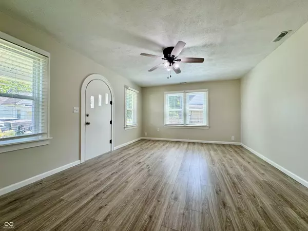 Scottsburg, IN 47170,476 N Meridian ST