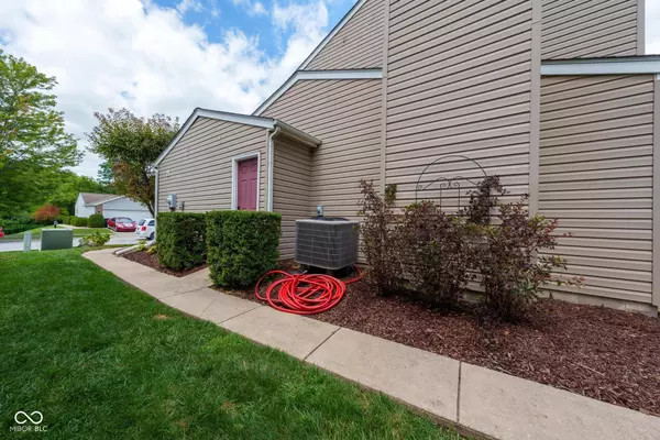 Indianapolis, IN 46203,3825 Grove Tree LN