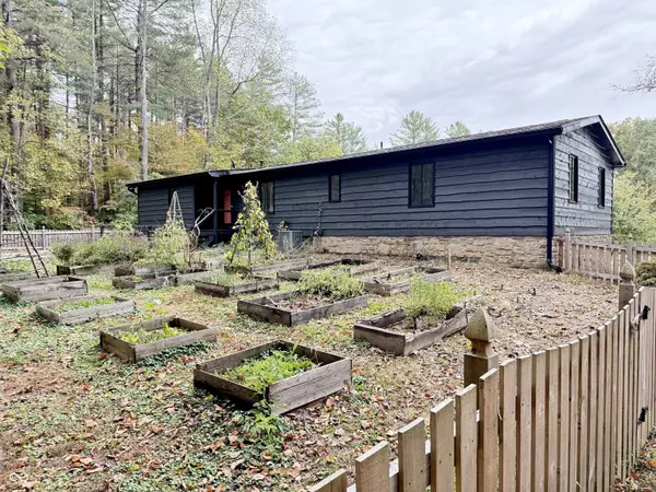 Morgantown, IN 46160,5994 Pine Tree LN