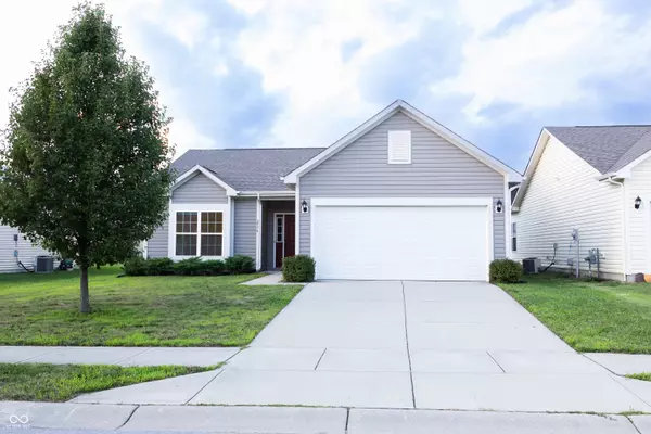 2574 Cedarmill DR, Franklin, IN 46131
