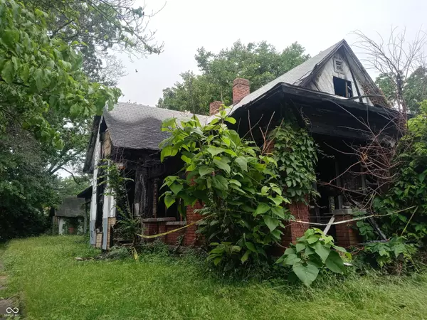 925 S 10th ST, Terre Haute, IN 47807
