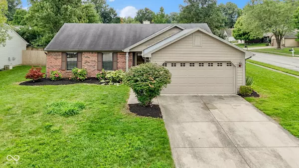 6747 Cherry Laurel LN, Fishers, IN 46038