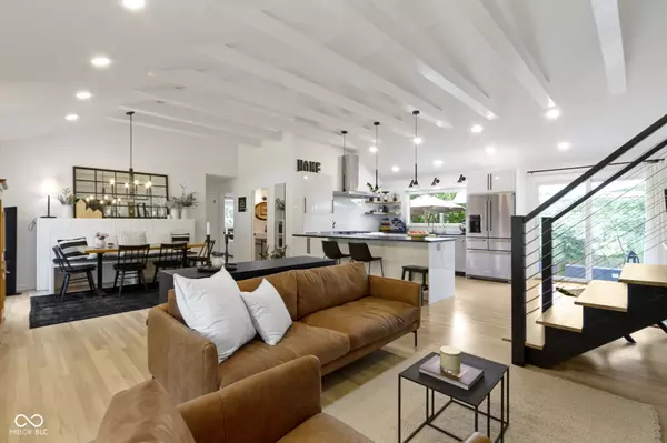 Zionsville, IN 46077,635 W Poplar ST