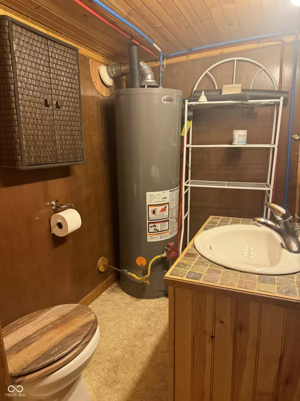 Covington, IN 47932,2781 N Towpath RD