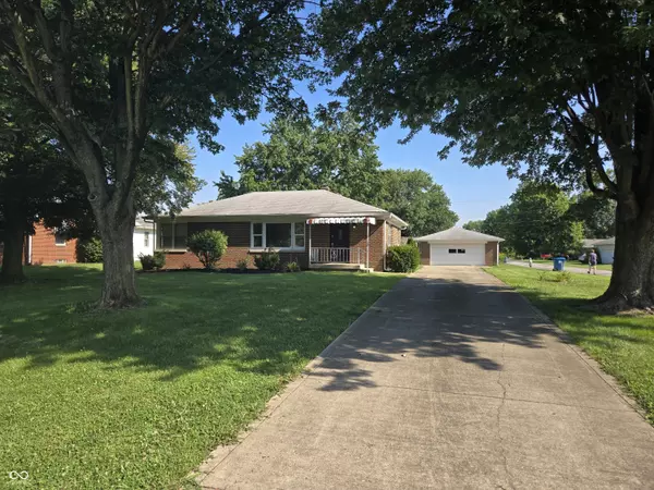 Indianapolis, IN 46217,302 Maxwell RD