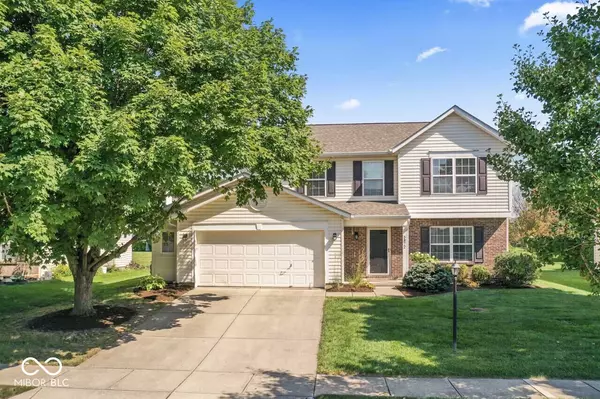 5872 Sandalwood DR, Carmel, IN 46033