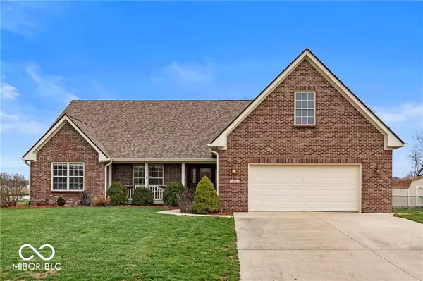 3657 Cedar Creek LN, New Palestine, IN 46163