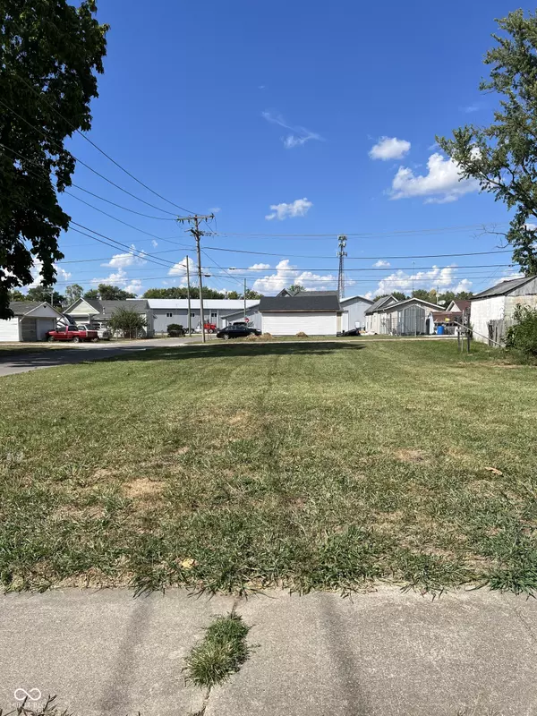 800 W Block Laurel (15 & 16) ST, Seymour, IN 47274