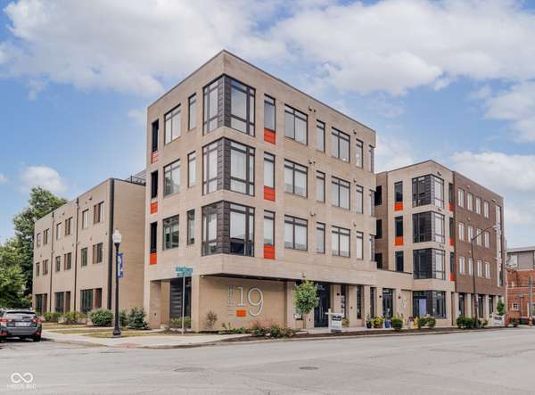 319 E 16th ST #UNIT 402, Indianapolis, IN 46202