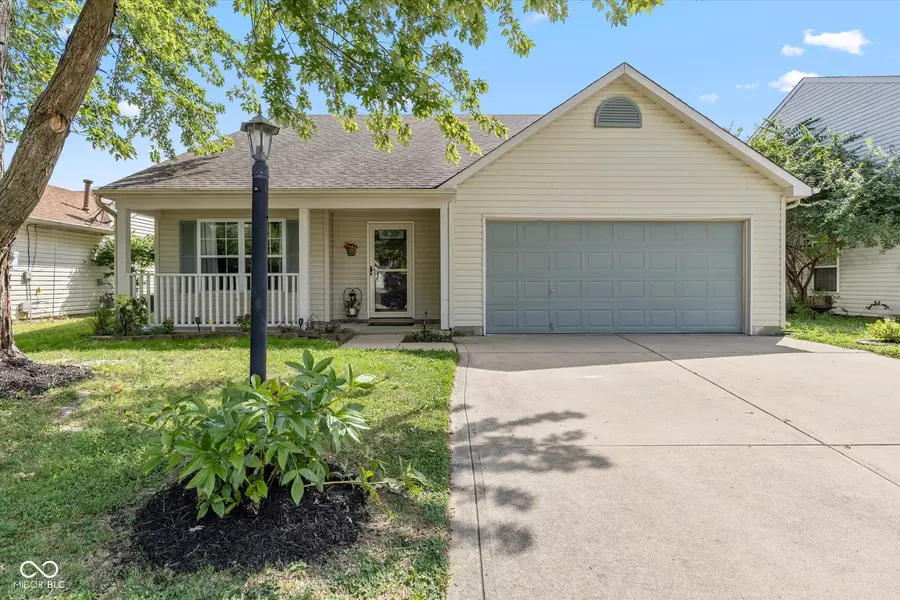 1527 Blue Grass Pkwy, Greenwood, IN 46143