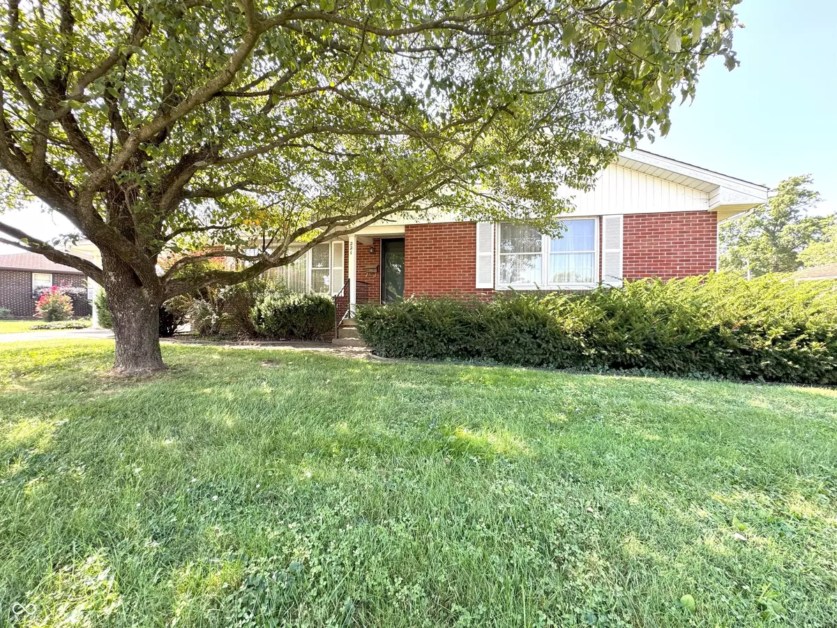 Seymour, IN 47274,221 W Harrison DR