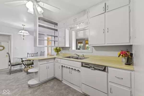 Indianapolis, IN 46220,5566 N Drexel AVE