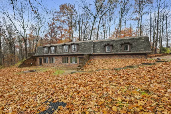 585 Hinshaw DR, IN 46164