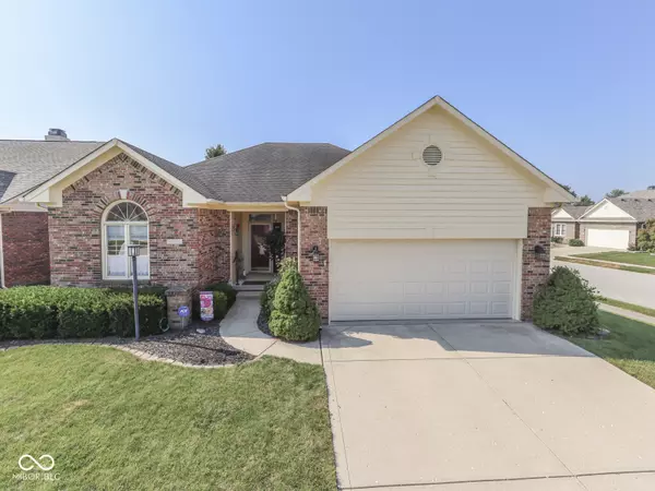 1647 Foxmere WAY, Greenwood, IN 46142