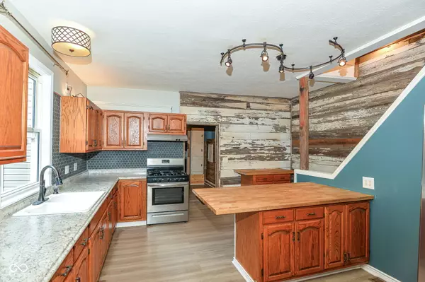 Elwood, IN 46036,1928 N D ST