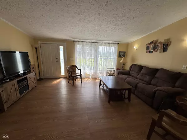 Rushville, IN 46173,4398 W 400 N