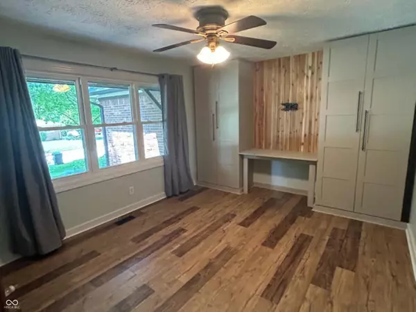 Greenwood, IN 46142,783 Colonial WAY