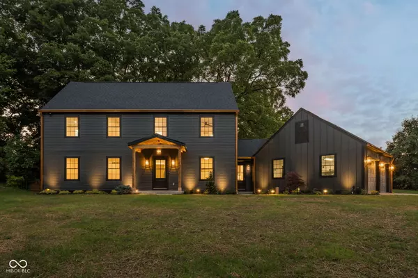12 Maplecrest DR, Carmel, IN 46033