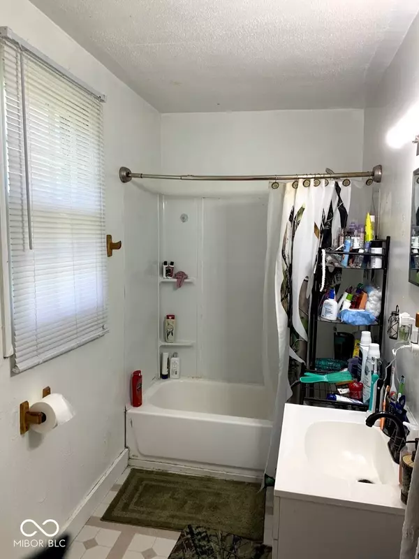 Indianapolis, IN 46221,1123 S Pershing AVE